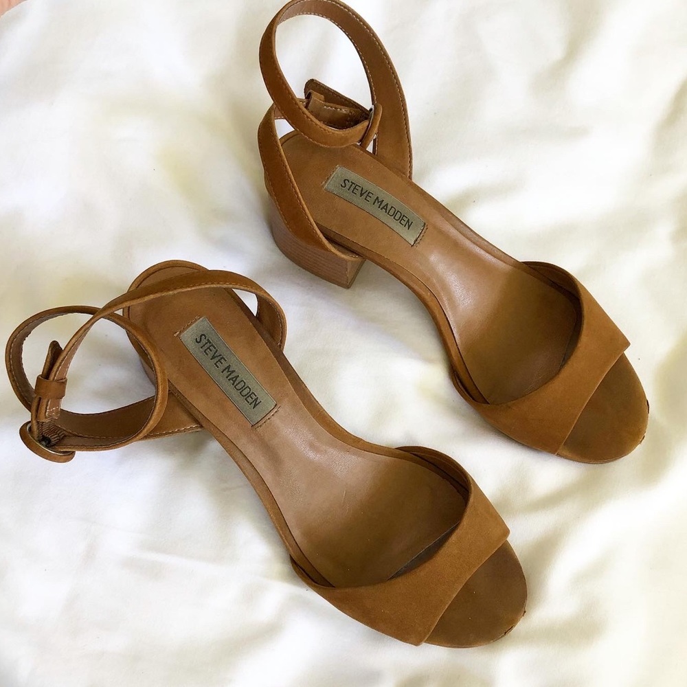 Steve Madden Sandals Tan 7.5 Block Heel (2.5”)